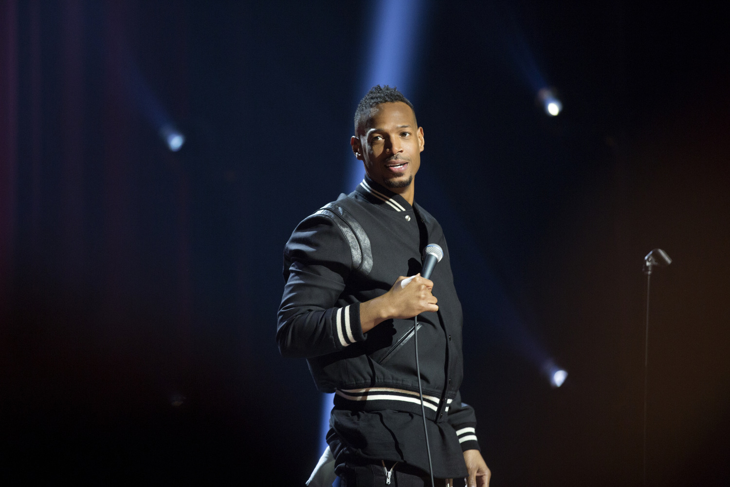 Marlon Wayans performing on tour